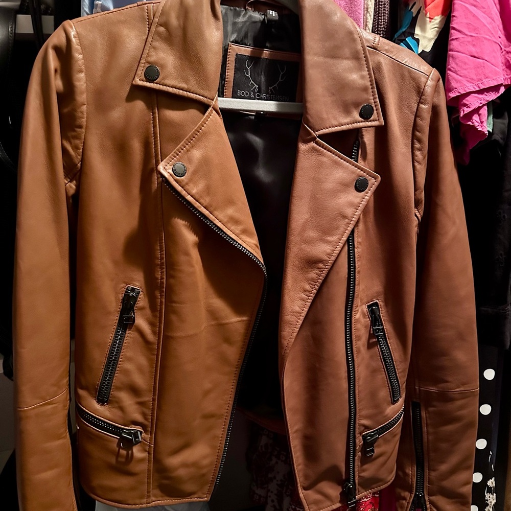 Brown Lightweight Shirt Jacket with Notched Lapels and Asymmetrical Zipper